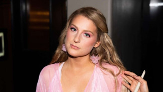 Akui Seks Menyakitkan Hingga Pakai Es Batu, Meghan Trainor: Ukuran Suamiku Besar
