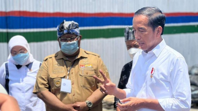Presiden Jokowi usai tinjau Pabrik Aspal di Buton