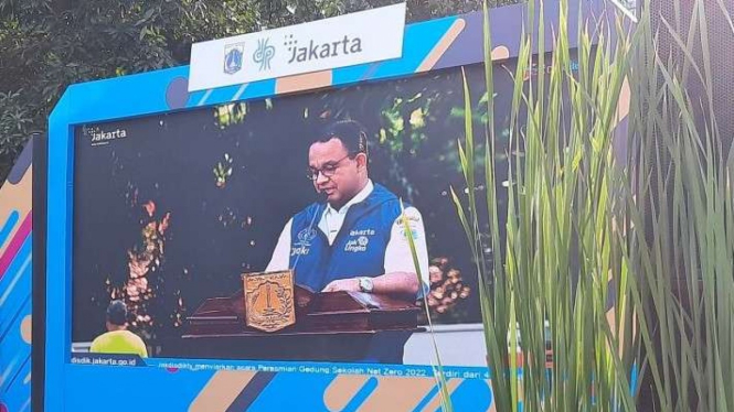 Gubernur DKI Jakarta Anies Baswedan meresmikan Sekolah Net Zero 2022.