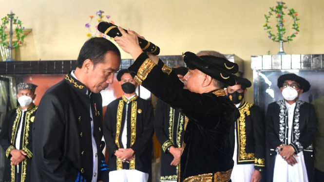 Presiden Jokowi dinobatkan Dada Madopo Malamo, gelar Bangsawan Kerajaan Ternate
