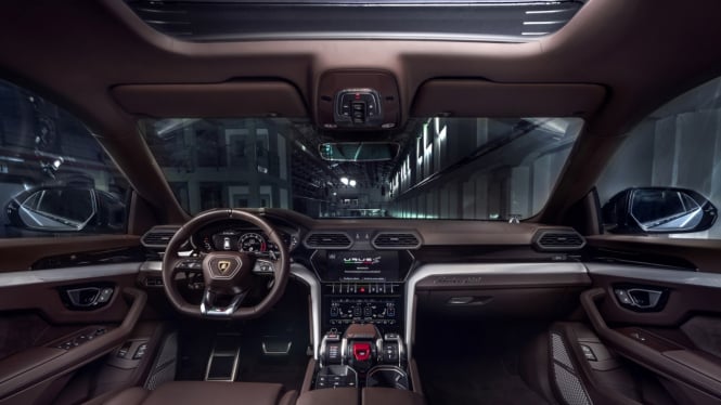 Ilustrasi gambar interior mobil Lamborghini Urus S terbaru