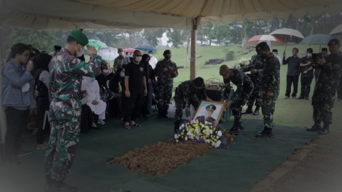 VIVA Militer: Prosesi pemakaman almarhum Brigjen TNI Muhammad Rusdi Zaini