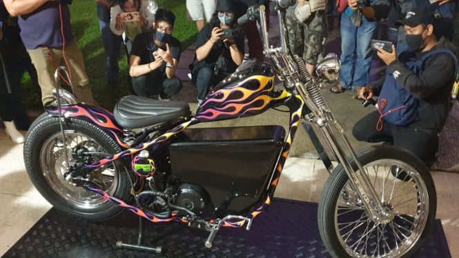 VIVA Otomotif: Motor listrik lucky draw Kustomfest 2022