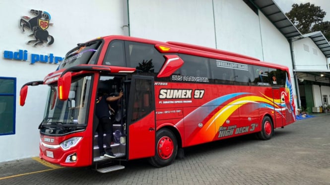 VIVA Otomotif: Bus Hino R260 milik PO Sumex 97