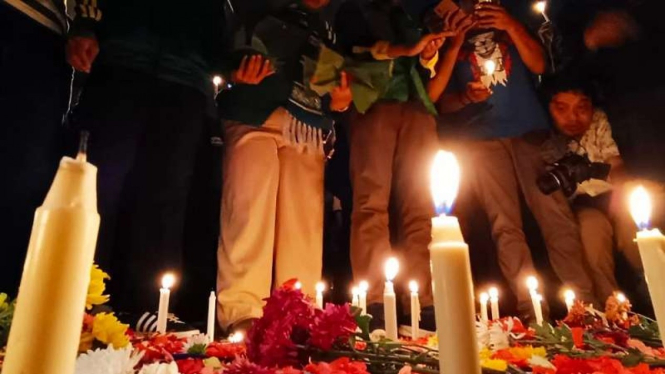  Aksi 1000 lilin untuk Kanjuruhan di Taman Ahmad Yani, Kota Medan