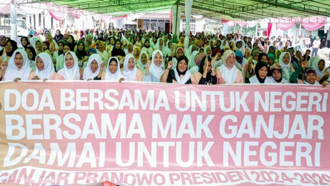 Mak Ganjar Provinsi Kalbar menggelar doa untuk kebaikan dan kemajuan Indonesia