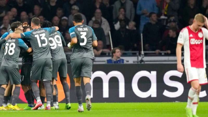 Pemain Napoli rayakan gol ke gawang Ajax Amsterdam