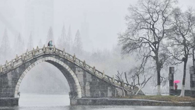 Hujan salju di Kota Hefei, Provinsi Anhui, China timur pada tahun  2020