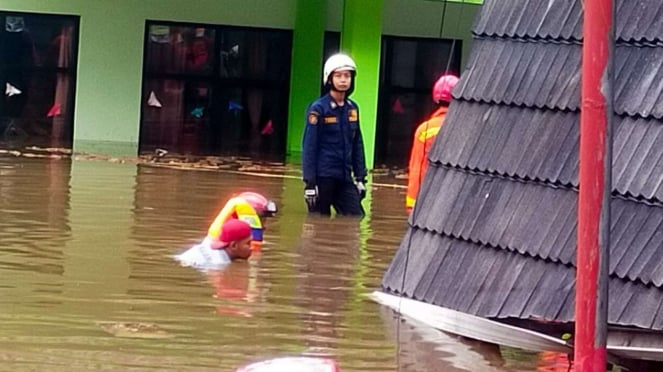 Kronologi Tembok MTsN 19 Pondok Labu Roboh Diterjang Banjir