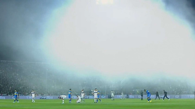 Gas air mata di laga Gimnasia La Plata kontra Boca Juniors