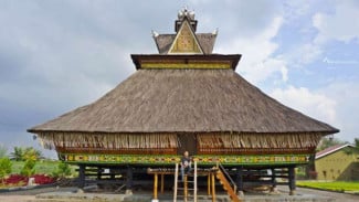 Six Iconic North Sumatra Traditional Houses, Fun to Explore