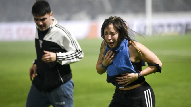 Dampak gas air mata Gimnasia vs Boca Juniors