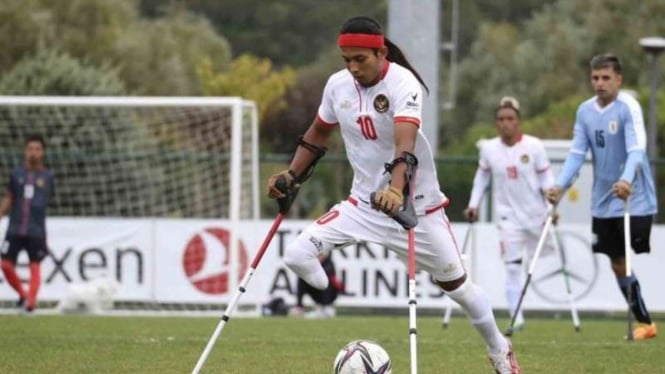 Pemain Timnas Amputasi Indonesia  Muhammad Shiddiq Bahiri saat melawan Uruguay