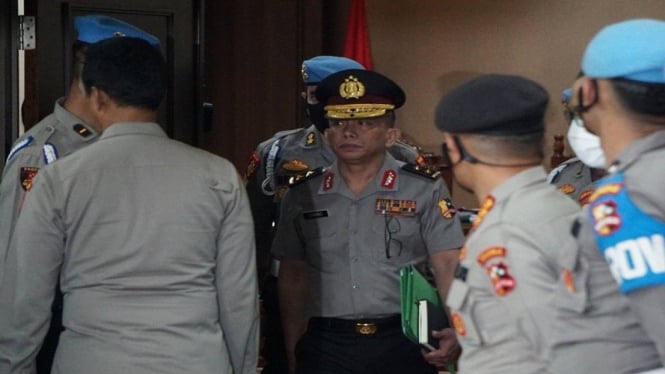 Ferdy Sambo bawa buku hitam saat jalani sidang etik