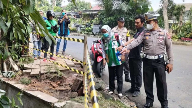 Polisi membatasi lokasi kejadian, mahasiswa IPB terperosok di selokan