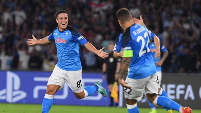 Pemain Napoli merayakan gol ke gawang Ajax