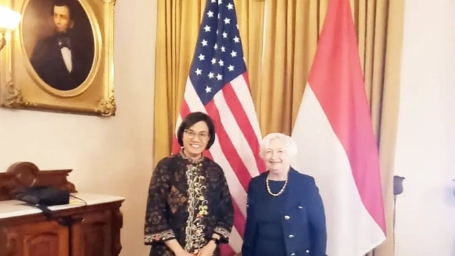 Menteri Keuangan Sri Mulyani Indrawati bertemu dengan Menteri Keuangan AS Janet Yellen di Washington DC, AS