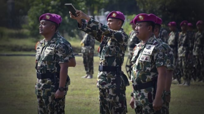 VIVA Militer: Serah terima jabatan Danpuslatsus Komando Latih Marinir TNI.