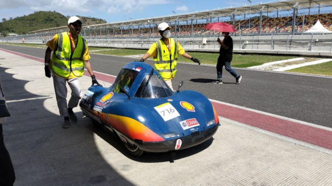 Kendaraan salah satu tim Shell Eco-Marathon 2022