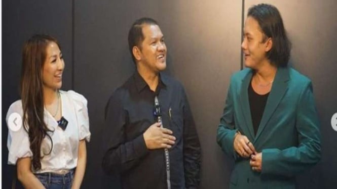  Pemilik Rass Steak House Rasli Syahrir bersama Rizky Febian