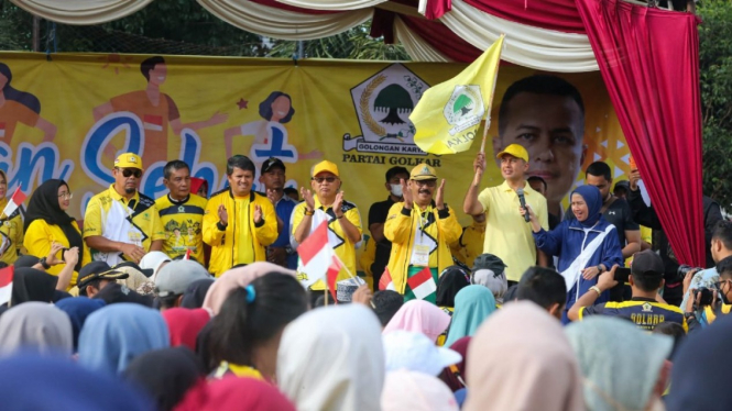 Ketua DPD Golkar Sumut, Musa Rajekshah dan para kader partai Golkar.