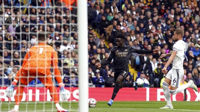 Bukayo Saka mencetak gol saat pertandingan Leeds United vs Arsenal