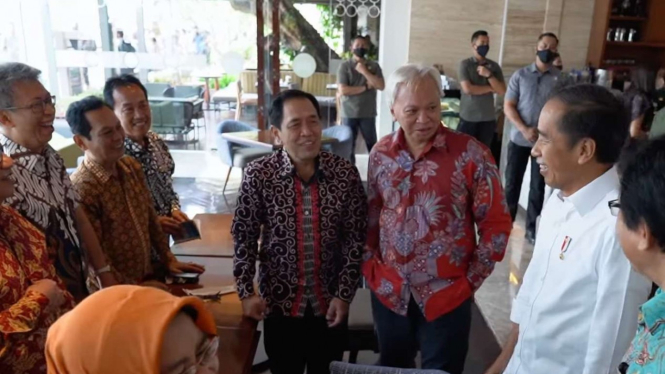 Jokowi temu kangen dengan Teman UGM di Yogyakarta.