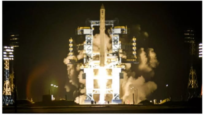 Peluncuran Satelit EMKA-3 Milik Rusia