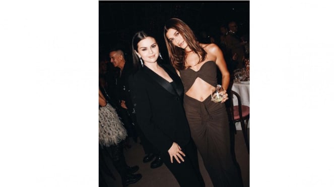 Potret manis Selena Gomez dan Hailey Bieber