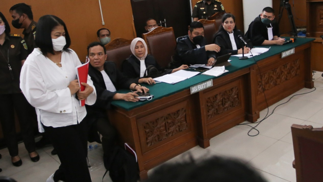 Sidang Putri Chandrawathi