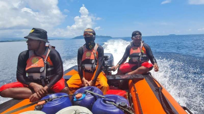 Tim SAR gabungan melakukan pencarian speed boat hilang kontak di Papua