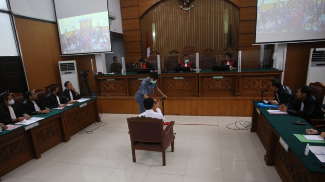 Penasihat Hukum Bharada E Minta Hakim Hadirkan Ferdy Sambo Dalam Sidang ...