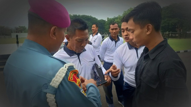 VIVA Militer: Razia Hp  prajurit Kima Kolatmar TNI.