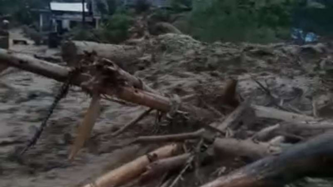 Dampak banjir di beberapa wilayah di Bali 