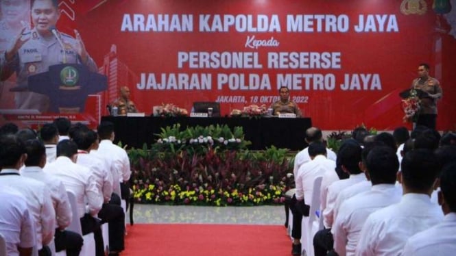 Kapolda Metro Jaya Irjen Pol Fadil Imran saat memberikan arahan kepada jajaran