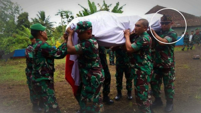 VIVA Militer: Prosesi pemakaman almarhum Kolonel Cba Asep Deri Iswara.
