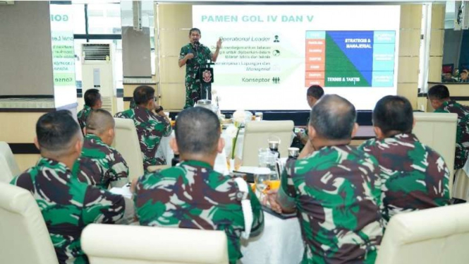 VIVA Militer: Pangkostrad Maruli berikan pembekalan ke Pamen Kostrad 