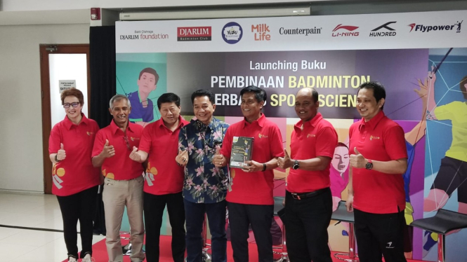 Ketua PBSI Pengprov Jawa Tengah, Basri Yusuf, luncurkan buku 'Pembinaan Badminton Berbasis Sport Science'