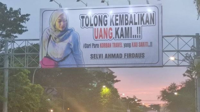 Viral Foto Bos Travel dipasang di Billboard di Jalan Sultan Alauddin Makassar