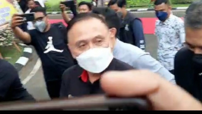 Ketua Umum PSSI Mochamad Iriawan atau Iwan Bule memenuhi panggilan penyidik.