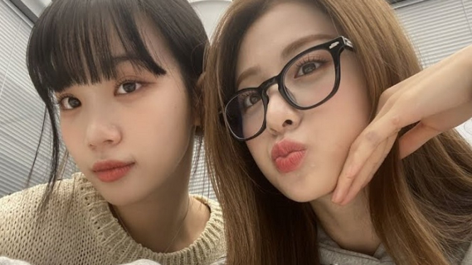 Chaewon dan Yunjin LE SSERAFIM