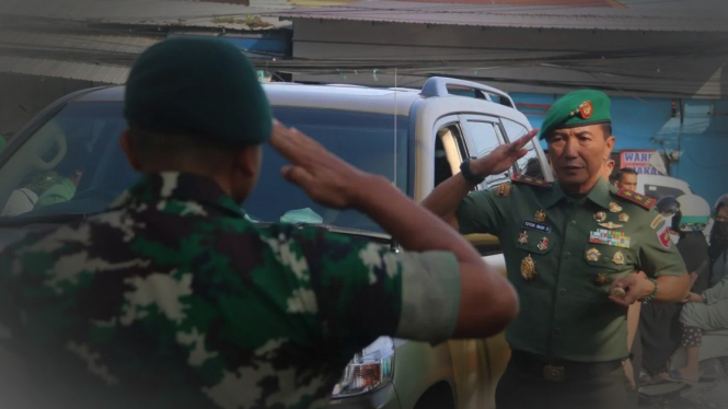 VIVA Militer: Mayjen TNI Toto Imam di markas Yonif Raider 700/WYC.