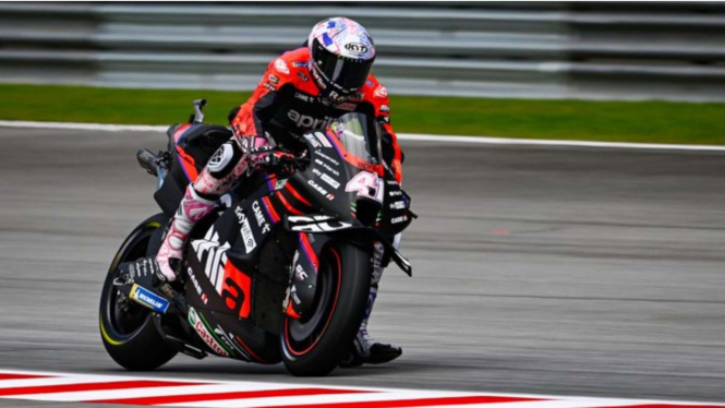 Aleix Espargaro Jalani sesi latihan bebas MotoGp di Sirkuit Sepang Malaysia
