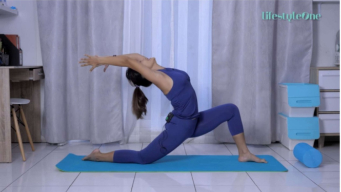 Gerakan yoga Anjaneyasana