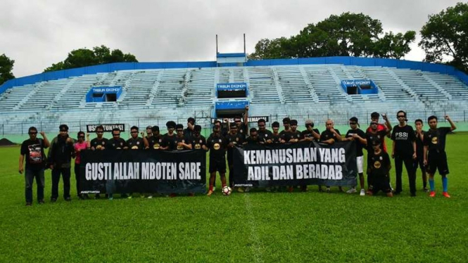 Laga Jurnalis Malang Raya Football Club untuk korban Tragedi Kanjuruhan