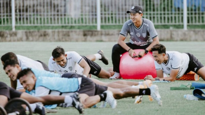 Latihan pemain Bali United