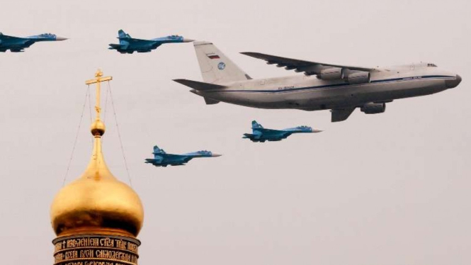 Jet tempur Rusia ketika mengadakan parade