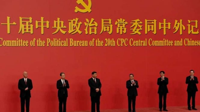 Presiden Xi Jinping dan anggote elite Politbro China saat kongres Partai Komunis