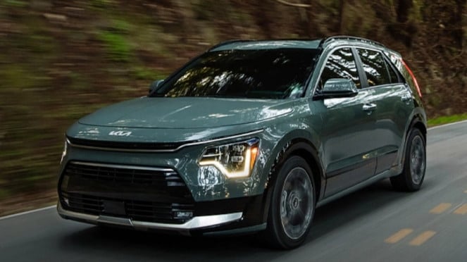 Ilustrasi gambar mobil Kia Niro PHEV terbaru
