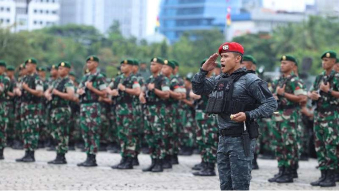 VIVA Militer: Prajurit Kopassus TNI AD ikut dalam Apel Kesiapsiagaan Pasukan